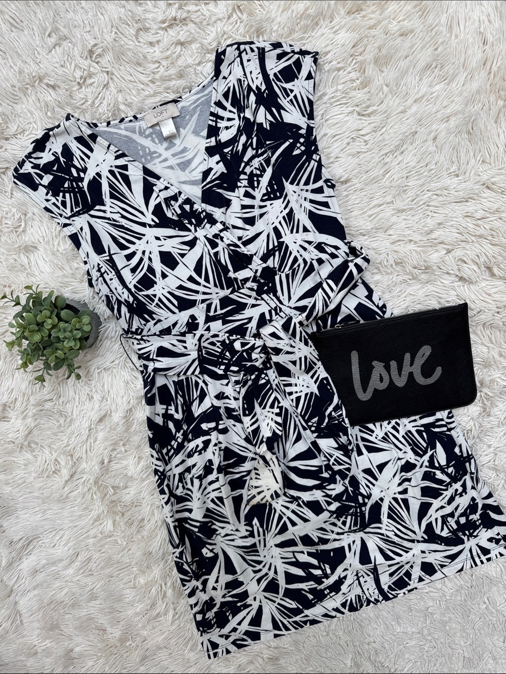 Loft Tropical Floral Print Dress 💗 Navy & White